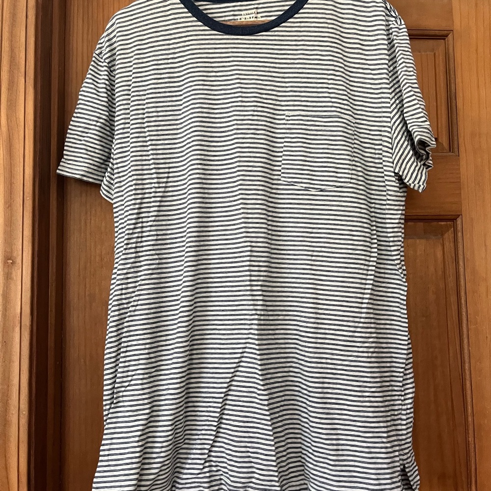 American Eagle Striped Navy and White Men's Shirt